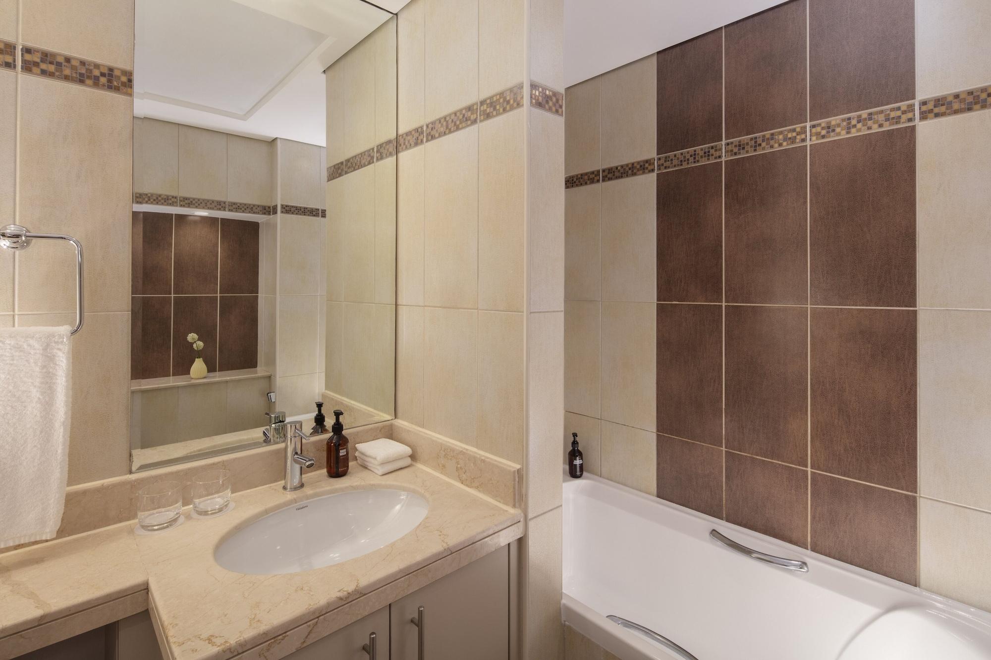 Staybridge Suites Dubai Internet City Exterior photo