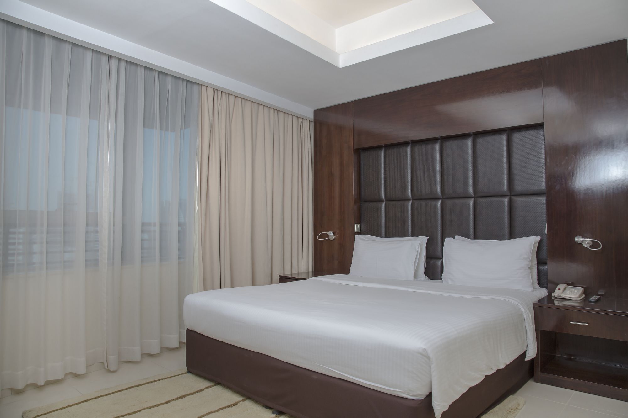 Staybridge Suites Dubai Internet City Exterior photo